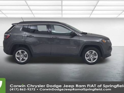 Certified 2024 Jeep Compass Latitude image 17