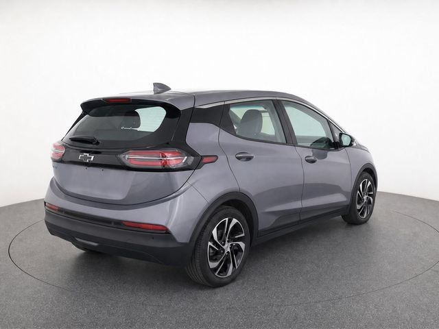 Used 2023 Chevrolet Bolt LT w/ Infotainment Package FWD image 7