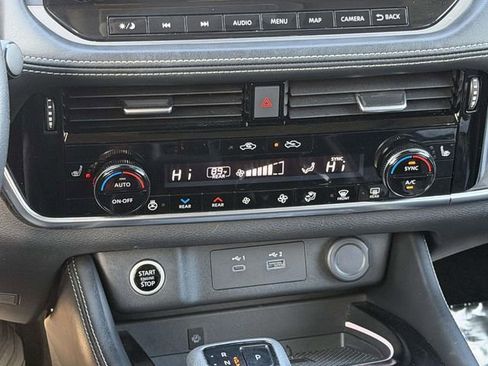 Used 2023 Nissan Rogue Platinum w/ Platinum Premium Package image 17