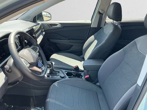 New 2026 Volkswagen Taos SE AWD/4WD image 9