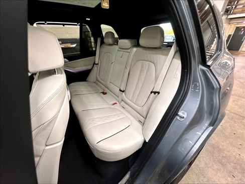 Used 2025 BMW X5 xDrive40i w/ Executive Package AWD/4WD image 28