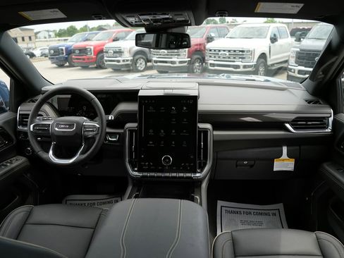 Used 2026 GMC Yukon Elevation AWD/4WD image 10
