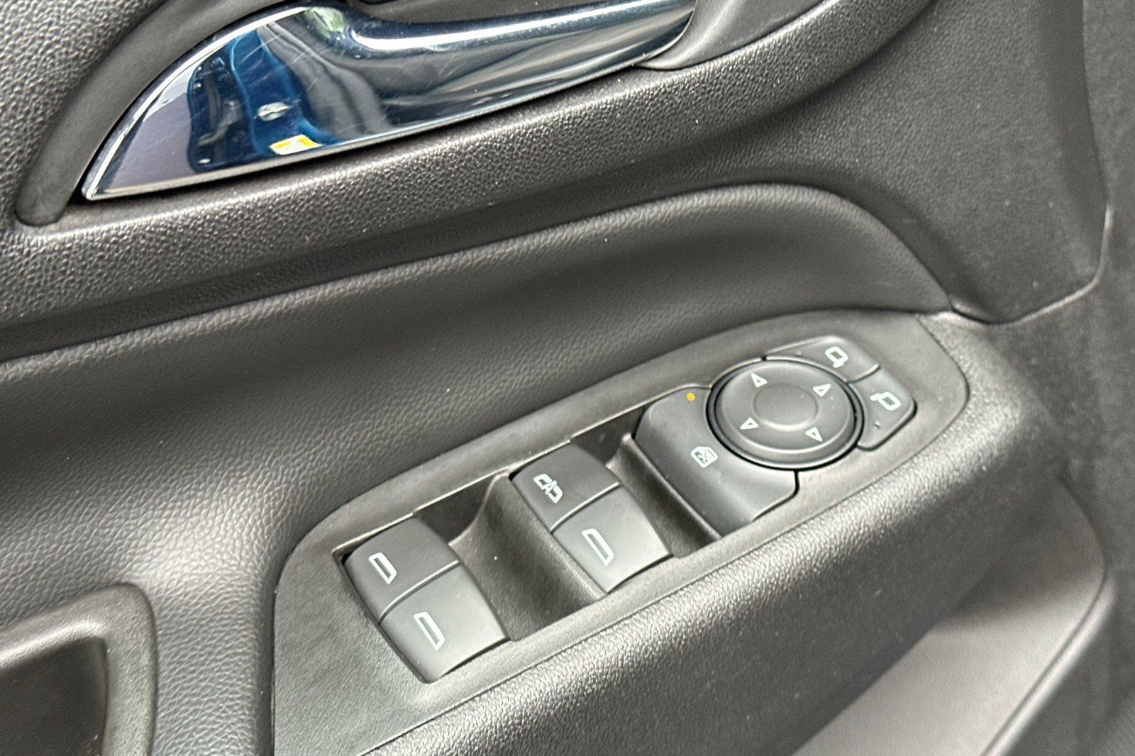 Used 2020 Chevrolet Equinox LT FWD image 12