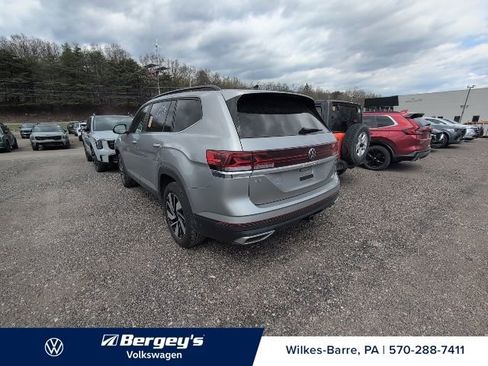 Certified 2025 Volkswagen Atlas SE AWD/4WD image 10