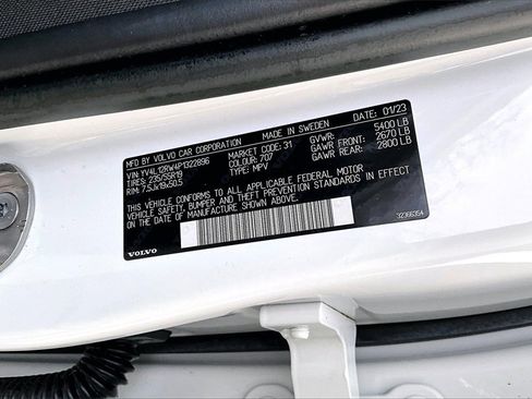 Certified 2023 Volvo XC60 B5 Plus w/ Protection Package Premier image 18