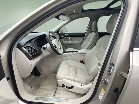 Used 2016 Volvo XC90 T6 Momentum w/ Momentum Plus Package image 27