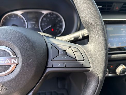 Certified 2025 Nissan Kicks Play S image 28