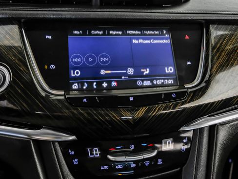 Used 2020 Cadillac XT6 Premium Luxury FWD image 25