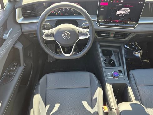 Certified 2026 Volkswagen Tiguan SE image 14