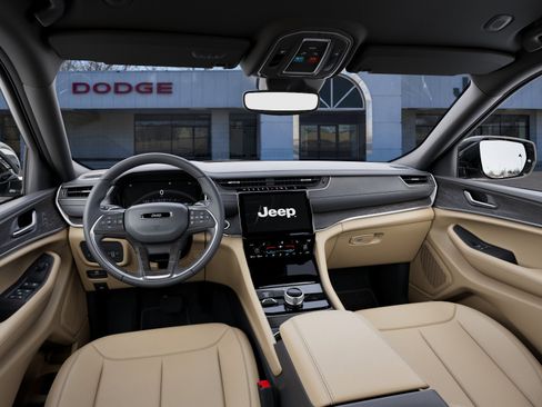 New 2025 Jeep Grand Cherokee Limited AWD/4WD image 44