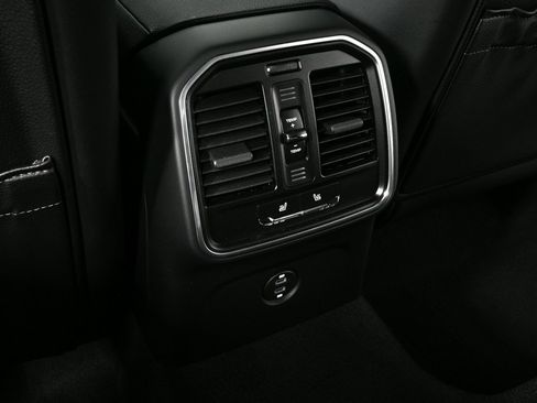 New 2025 Porsche Macan image 20