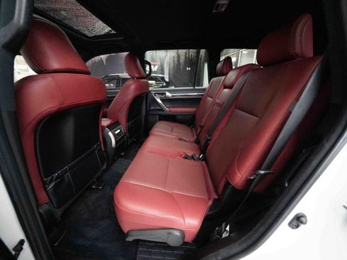 Used 2021 Lexus GX 460 Premium w/ Premium Package image 23