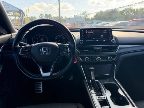 Used 2018 Honda Accord Sport image 16