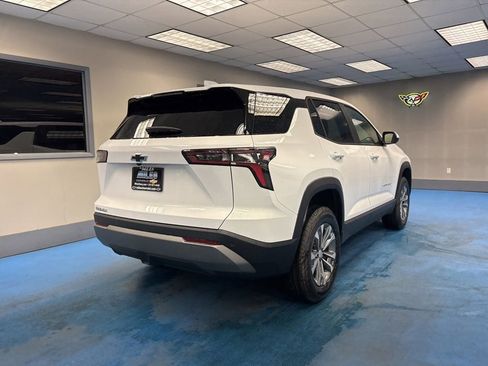 New 2026 Chevrolet Equinox LT FWD image 2