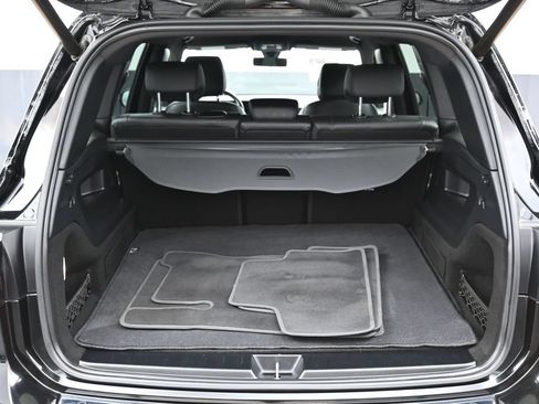 Used 2022 Mercedes-Benz GLB 250 w/ Premium Package Lite image 19