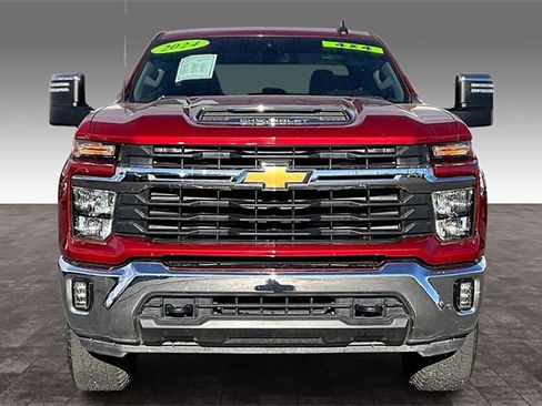 Used 2024 Chevrolet Silverado 2500 LT image 3