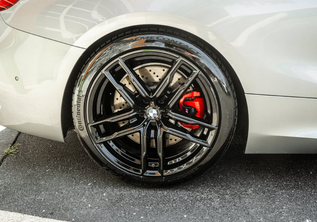 Used 2022 BMW M8 Competition w/ M Carbon Exterior Package AWD/4WD image 25