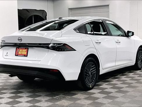 New 2026 Nissan Sentra SV w/ SV Convenience Package FWD image 17