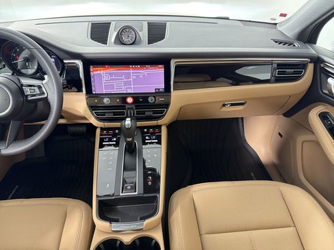 Used 2026 Porsche Macan AWD/4WD image 28