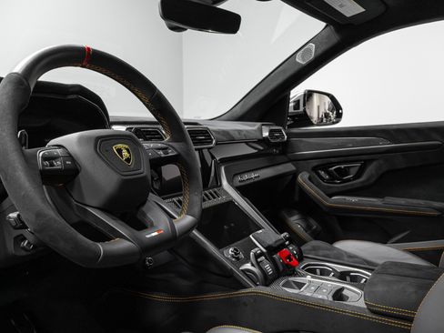 Used 2023 Lamborghini Urus Performante image 9