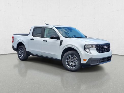 New 2025 Ford Maverick XLT w/ XLT Luxury Package AWD/4WD image 2