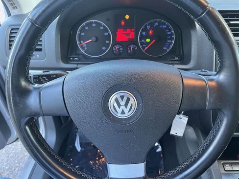 Used 2009 Volkswagen Jetta SEL FWD image 11