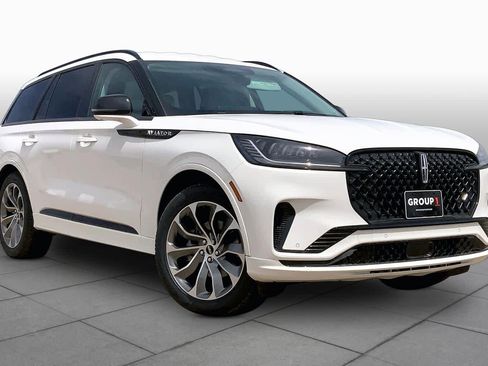 New 2026 Lincoln Aviator 2WD image 2