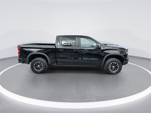 Used 2024 Chevrolet Silverado 1500 ZR2 w/ Technology Package image 9