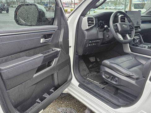 Used 2024 Toyota Sequoia Platinum image 20