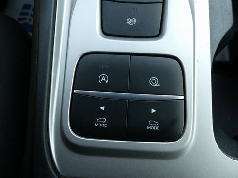 Used 2020 Ford Explorer XLT w/ Class III Trailer Tow Package image 25