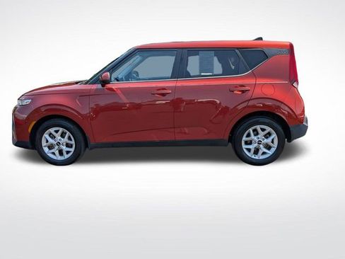 Used 2022 Kia Soul LX w/ Technology Package image 6