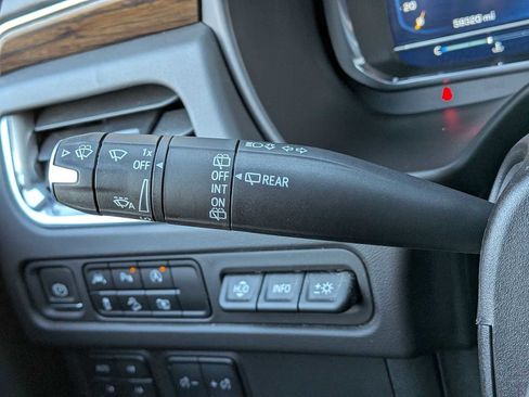 Used 2023 Chevrolet Tahoe Premier w/ Premium Package 2 image 26