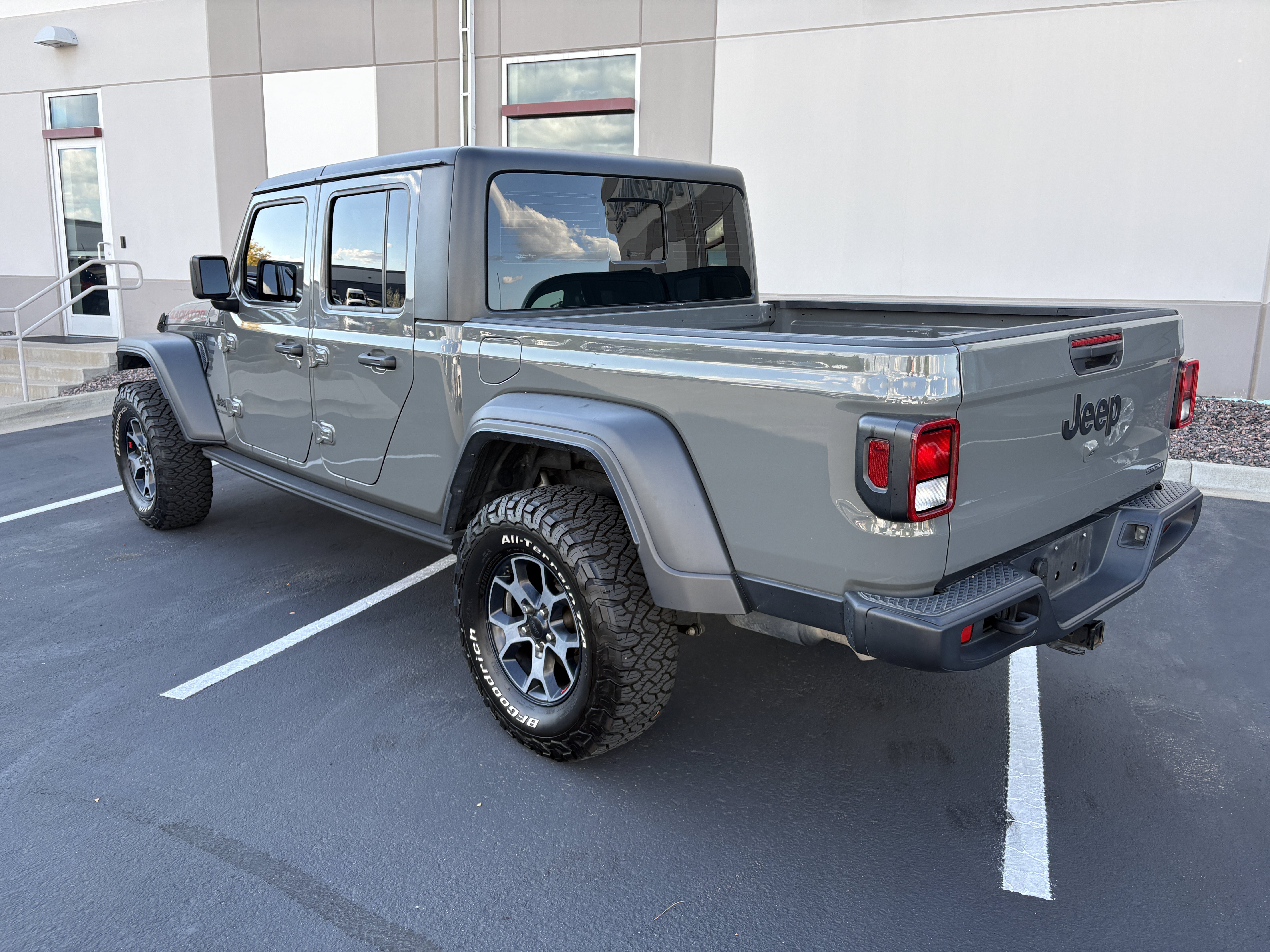 Used 2021 Jeep Gladiator Sport AWD/4WD image 4