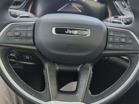 New 2026 Jeep Grand Cherokee Altitude image 16