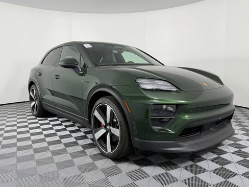Certified 2025 Porsche Macan 4S Electric AWD/4WD image 7