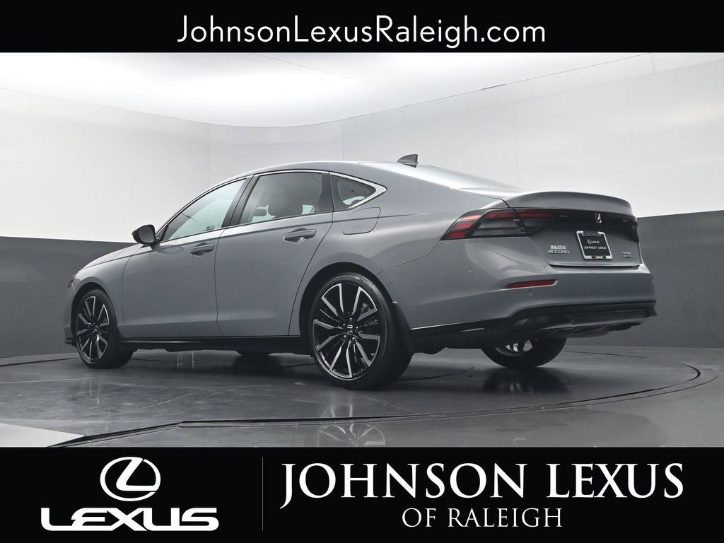 Used 2023 Honda Accord Touring image 17