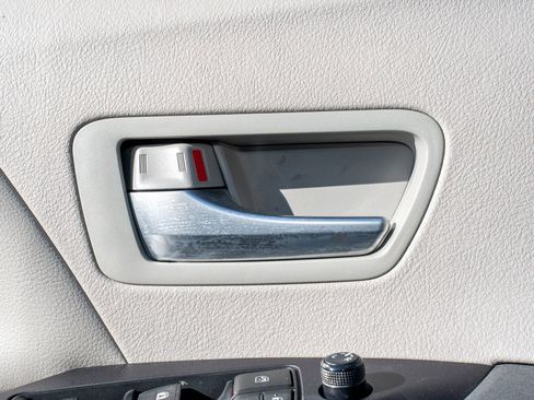 Used 2016 Toyota Sienna LE image 27