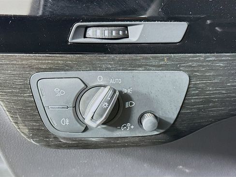 Used 2019 Audi Q7 3.0T Premium w/ Cold Weather Package image 10