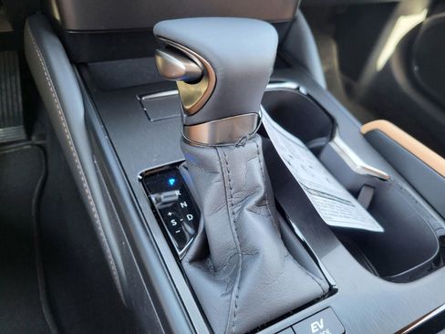 New 2025 Lexus ES 300h w/ Premium Package image 15