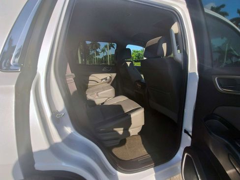 Used 2018 GMC Yukon Denali w/ Enhanced Security Package AWD/4WD image 13