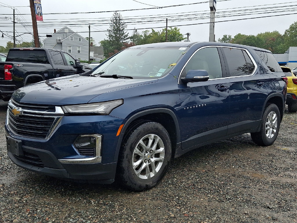 Used 2023 Chevrolet Traverse LS w/ Safety Package AWD/4WD image 3