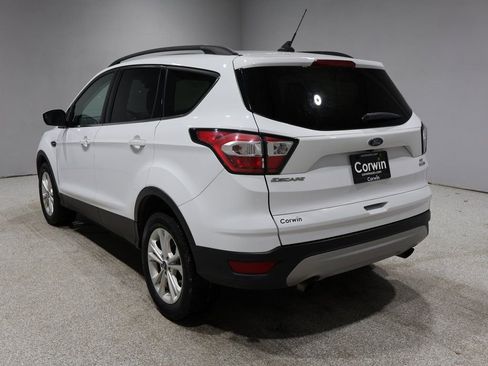 Used 2018 Ford Escape SE w/ SE Sync 3 Package image 4