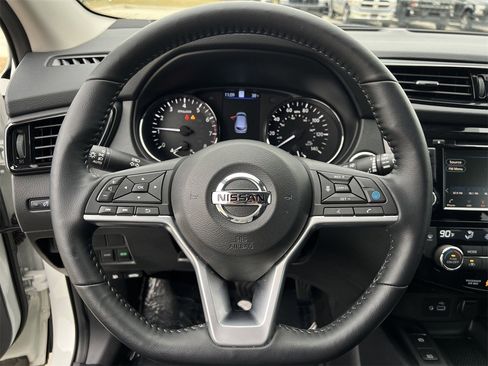 Certified 2022 Nissan Rogue Sport SL image 11