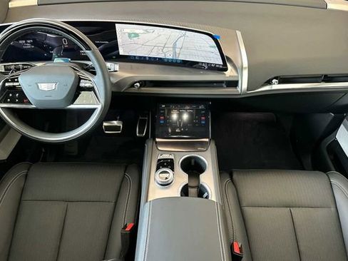 New 2026 Cadillac Vistiq Luxury w/ LPO, Floor Liner Package image 13