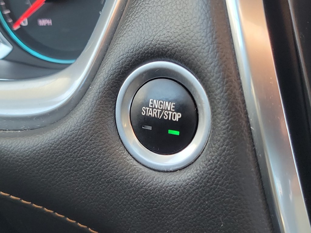 Used 2021 Chevrolet Traverse LT FWD image 21