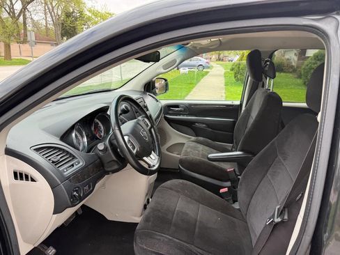 Used 2013 Dodge Grand Caravan SE image 11