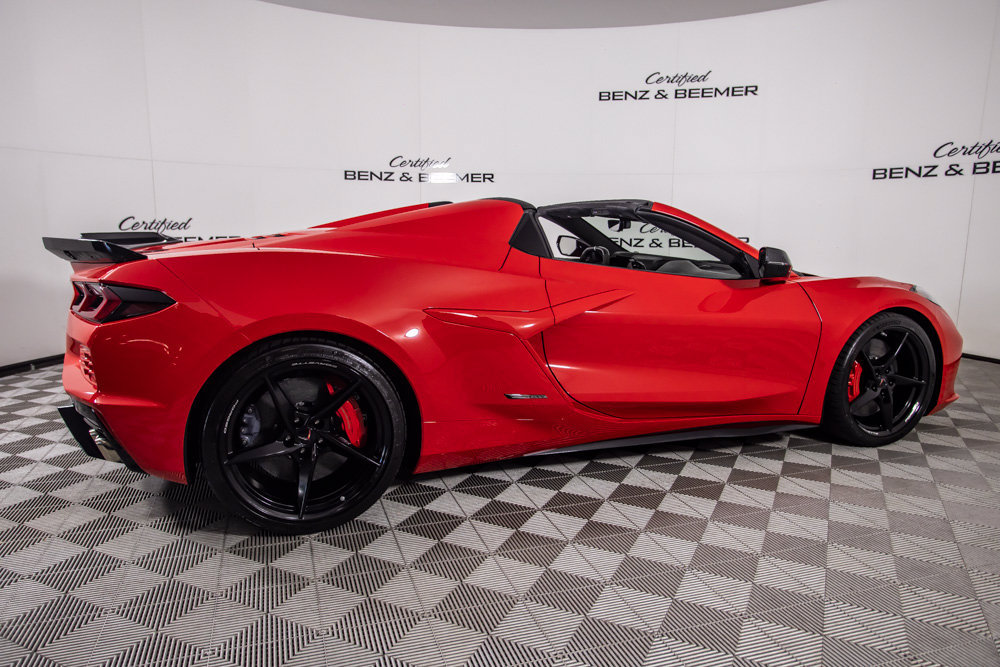 Used 2025 Chevrolet Corvette E-Ray w/ Stealth Interior Trim Package AWD/4WD image 5