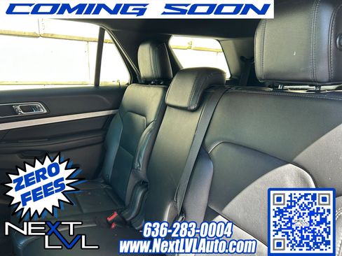 Used 2016 Ford Explorer XLT w/ Equipment Group 202A FWD image 4