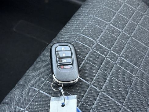 Used 2024 Honda HR-V LX image 32