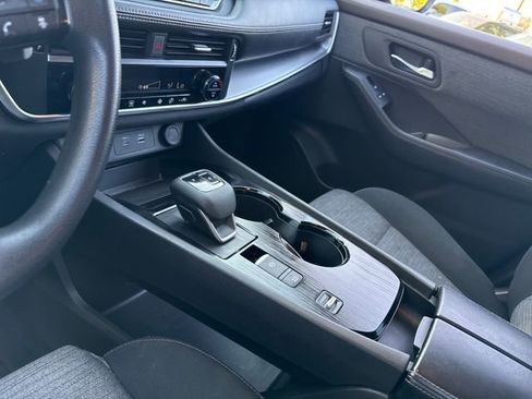 Used 2023 Nissan Rogue SV FWD image 23